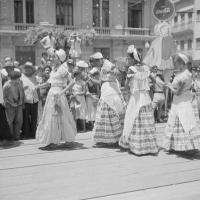 Desfile de agremiação carnavalesca