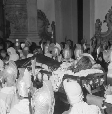 Semana Santa - Descida de Jesus Cristo da cruz e procissão