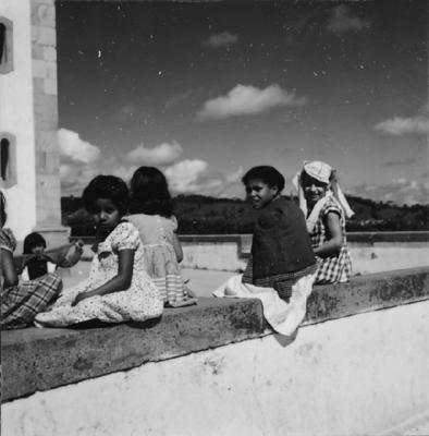 Santuário Diocesano do Bom Jesus de Matosinhos, com crianças