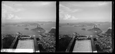 Enseada e bairro de Botafogo vistos do alto do Morro do Corcovado