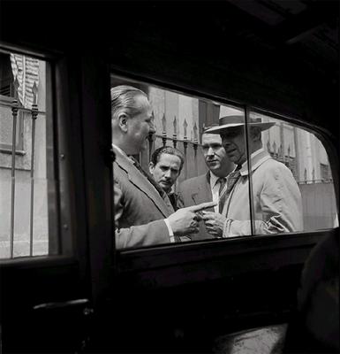 Adhemar de Barros e outros, a caminho de comício de Getúlio Vargas