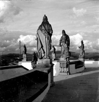 Profeta Daniel (no meio)