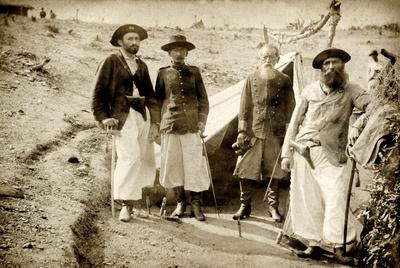 Coronel Medeiros e seus ajudantes