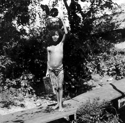 Vila da Barca, palafitas flutuantes, crianças