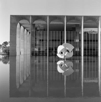 "O Meteoro", escultura de Bruno Giorgi