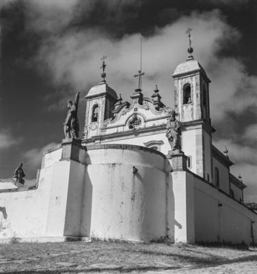 Santuário Diocesano do Bom Jesus de Matosinhos, com profetas