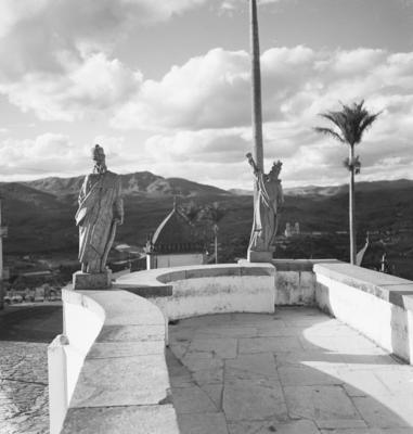 Santuário Diocesano do Bom Jesus de Matosinhos, com profetas