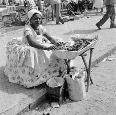 Vendedora de acarajé na procissão de Nosso Senhor dos Navegantes