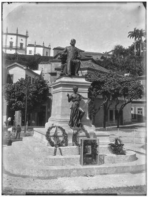 Monumento em homenagem ao Visconde de Rio Branco