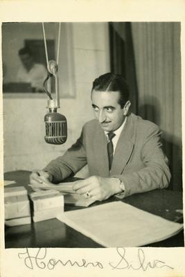 Homero Silva ao microfone