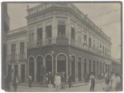 Esquina da rua da Alfândega com rua José Maurício, atual rua Thomé de Souza