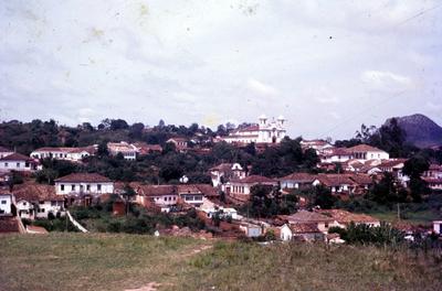 Panorama da cidade e Igreja Matriz de Santo Antônio (ao centro)