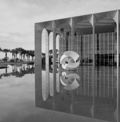 "O Meteoro", escultura de Bruno Giorgi