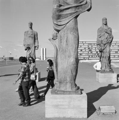 Os quatro evangelistas, esculturas de Alfredo Ceschiatti, na Catedral Metropolitana Nossa Senhora Aparecida