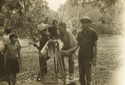 Da esquerda para direita: Sávio Rolim, José de Arimatéia, Walter Lima Jr. e Jorge Bodanzky. Filmagens de “Menino de Engenho” (1965), de Walter Lima Jr.