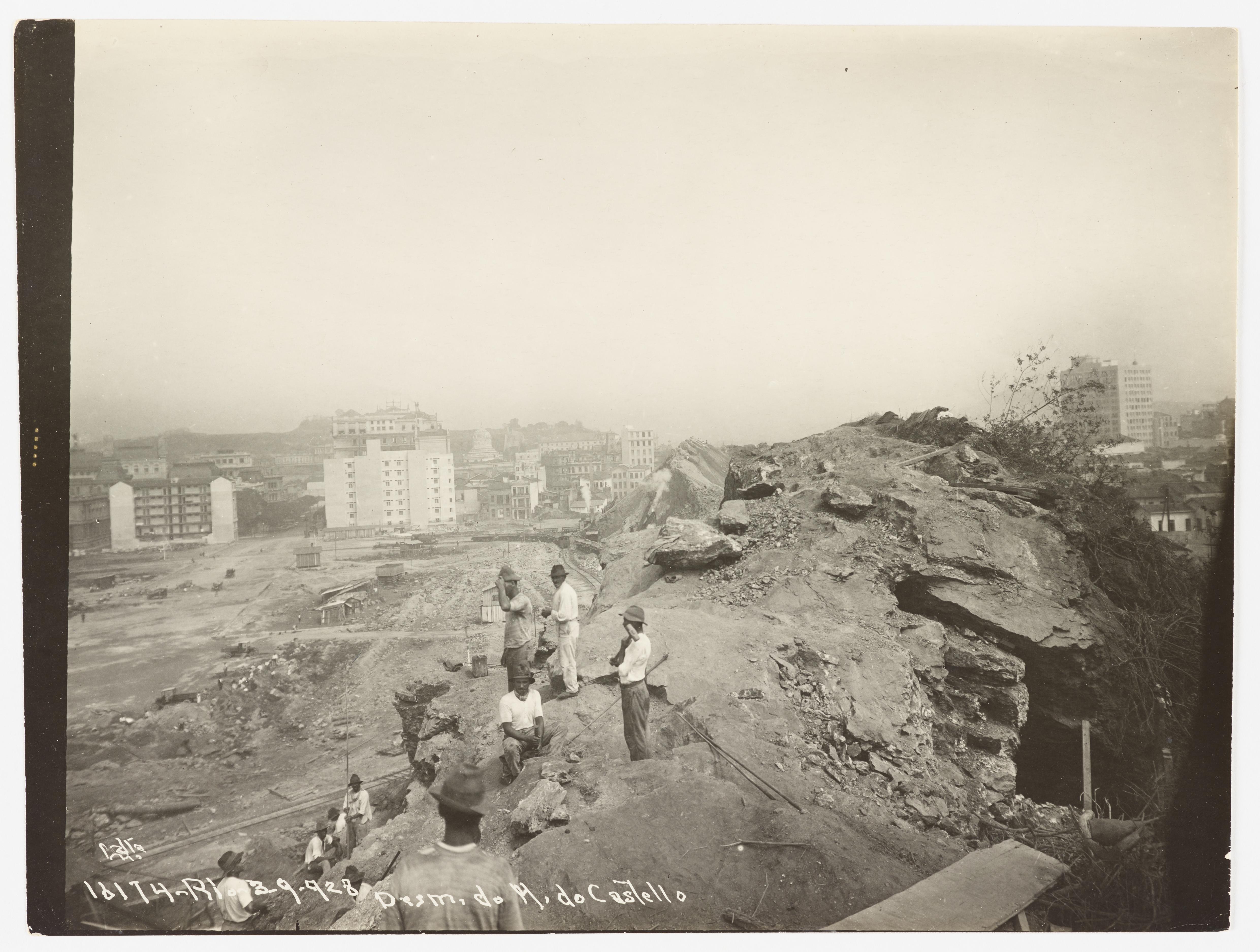 Conclusão do arrasamento do Morro do Castelo