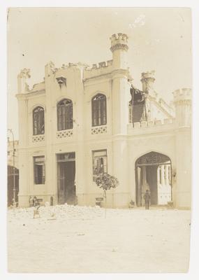 Revolta Naval; edifício do Batalhão Naval com torreão parcialmente destruído