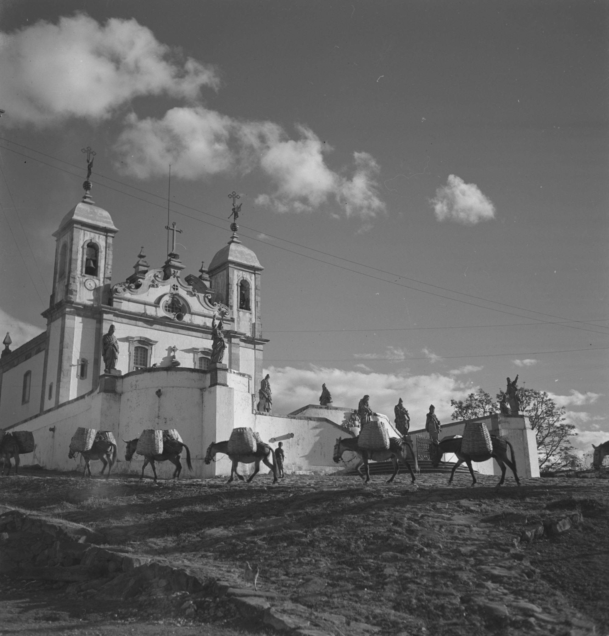 Santuário Diocesano do Bom Jesus de Matosinhos, com profetas