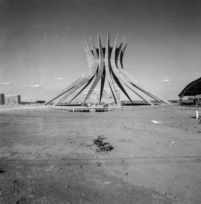 Catedral Metropolitana Nossa Senhora Aparecida em construção