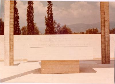 Olavo Redig de Campos no Monumento Votivo Militar Brasileiro em Pistóia
