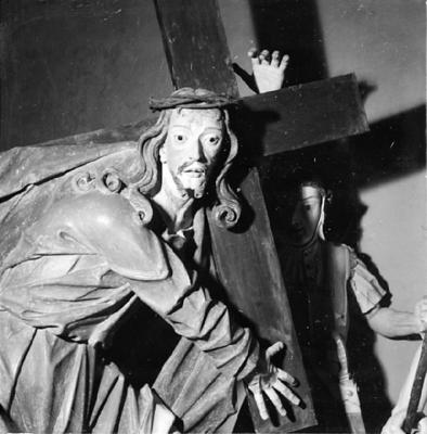 Via Crucis, Passos da Paixão, esculturas de Aleijadinho, cena do Passo da Cruz às costas, Cristo e soldados romanos