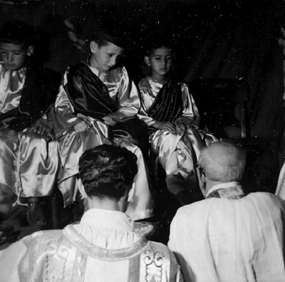 Semana Santa - Crianças na cerimônia de Lava-pés