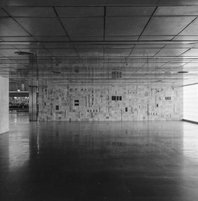 Banco do Brasil, divisória de aço de Athos Bulcão