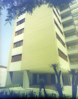 Campanha publicitária da agência Santos & Santos para Cerâmica São Caetano