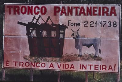 Flagrante de rua - placas, letreiros e cartazes