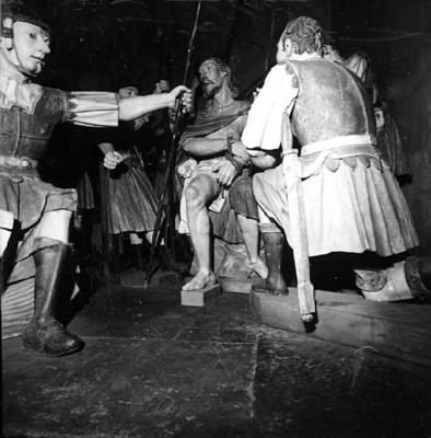 Via Crucis, Passos da Paixão, esculturas de Aleijadinho, Cristo e soldados romanos no Passo da Coroação de Espinhos