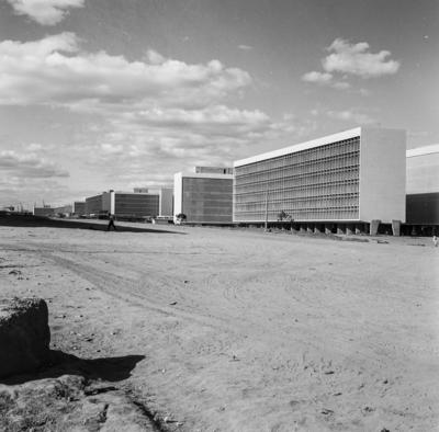 Edifícios residenciais projetados para os Institutos de Aposentadoria e Pensões