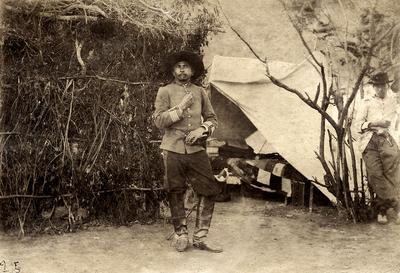 Major Mara em sua barraca