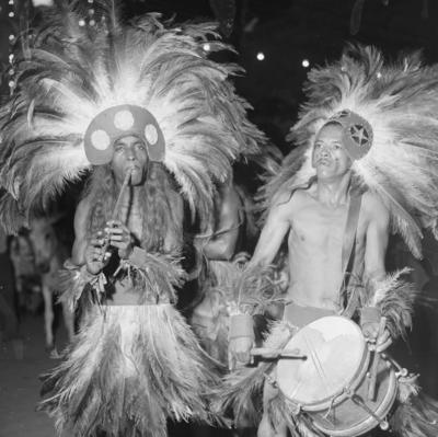 Desfile do grupo caboclinho Tribu Cannindé
