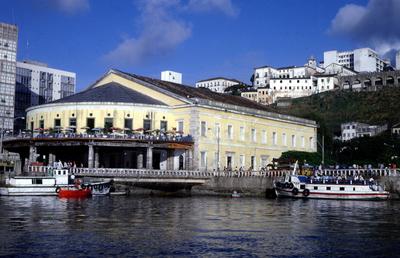 Antiga Alfândega vista da baía, atual Mercado Modelo
