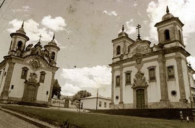 Igrejas de São Francisco e do Carmo (invertida)