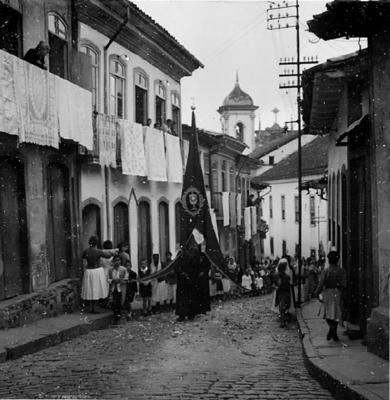 Semana Santa - Descida de Jesus Cristo da cruz e procissão