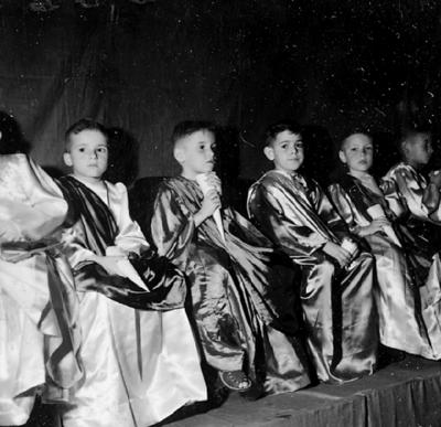 Semana Santa - Crianças na cerimônia de Lava-pés