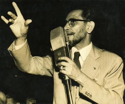 Tenório Cavalcanti ao microfone