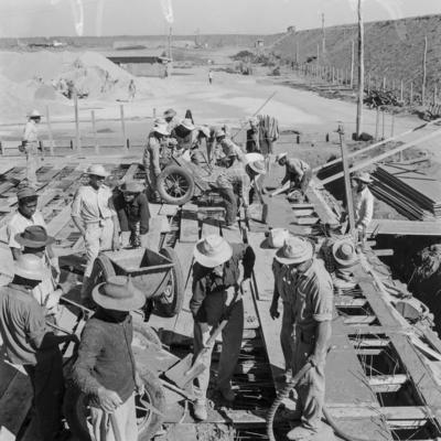 Trabalhadores na construção do Congresso Nacional