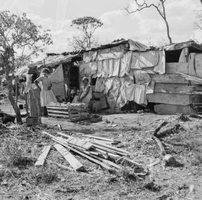 Moradia na Sacolândia, arredores de Brasília