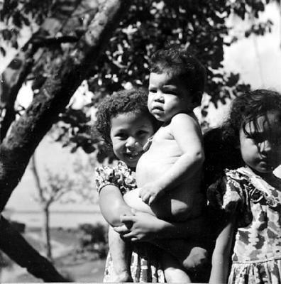 Vila da Barca, palafitas flutuantes, crianças