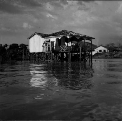 Rio Guamá, palafitas flutuantes