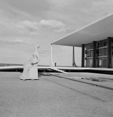 "A Justiça", escultura de Alfredo Ceschiatti