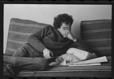 Luiz Carlos Ripper e Lena, na casa de Jorge, antes de viagem para locações do filme do Caca Diegues