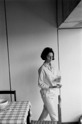 Lena Coelho dos Santos no alojamento dos professores (Colina)