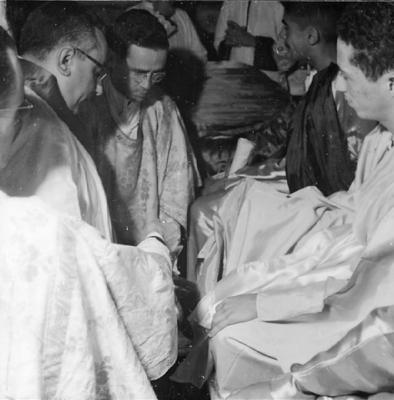 Semana Santa - Crianças na cerimônia de Lava-pés