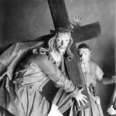 Via Crucis, Passos da Paixão, esculturas de Aleijadinho, cena do Passo da Cruz às costas, Cristo e soldados romanos