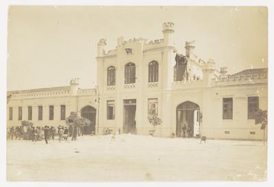 Revolta Naval; edifício do Batalhão Naval com torreão parcialmente destruído