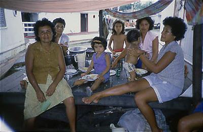 Série Amazonas - Interior de embarcação