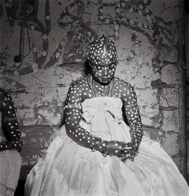 Ritual de candomblé de iniciação das filhas-de-santo